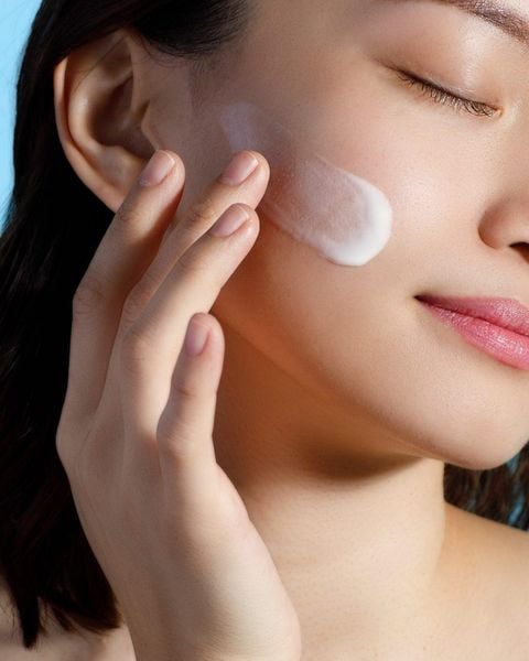 Bôi kem chống nắng vào ban đêm