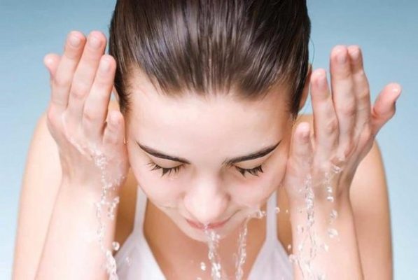 Bôi kem chống nắng vào ban đêm